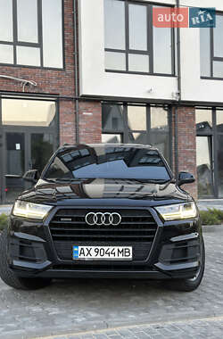 Позашляховик / Кросовер Audi Q7 2017 в Умані