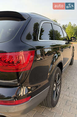 Позашляховик / Кросовер Audi Q7 2013 в 