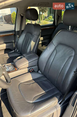 Позашляховик / Кросовер Audi Q7 2013 в 