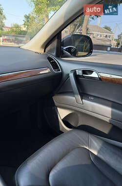 Позашляховик / Кросовер Audi Q7 2013 в 