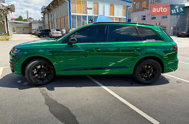 Внедорожник / Кроссовер Audi Q7 2016 в 