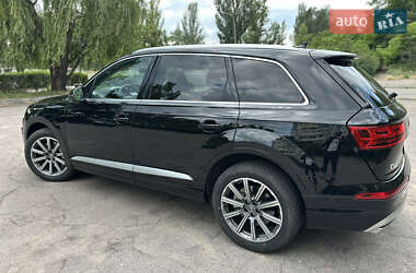 Внедорожник / Кроссовер Audi Q7 2018 в 