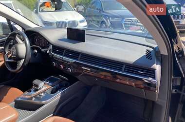 Внедорожник / Кроссовер Audi Q7 2017 в 