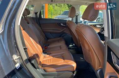 Внедорожник / Кроссовер Audi Q7 2017 в 