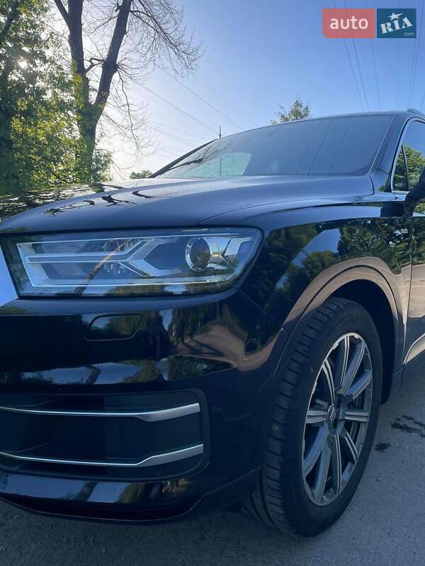 Внедорожник / Кроссовер Audi Q7 2017 в Полтаве