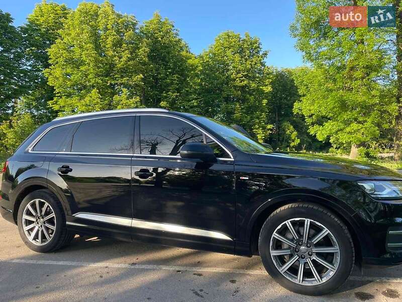 Внедорожник / Кроссовер Audi Q7 2017 в Полтаве