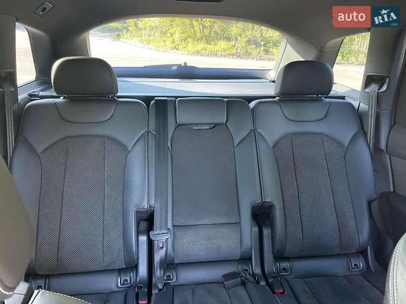 Внедорожник / Кроссовер Audi Q7 2017 в Полтаве