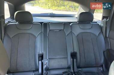 Позашляховик / Кросовер Audi Q7 2017 в 