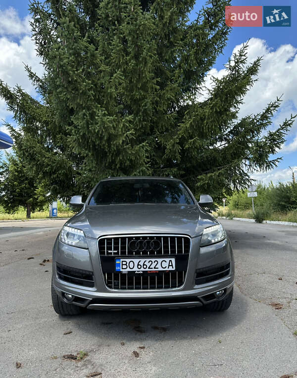 Внедорожник / Кроссовер Audi Q7 2011 в 