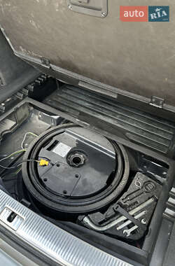 Внедорожник / Кроссовер Audi Q7 2011 в 