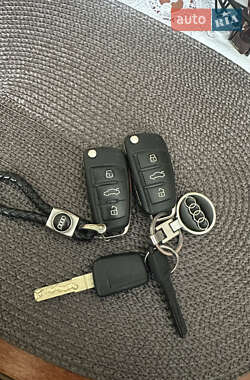 Внедорожник / Кроссовер Audi Q7 2011 в 