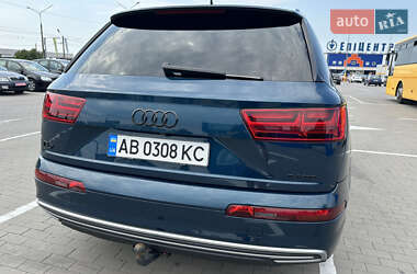 Позашляховик / Кросовер Audi Q7 2018 в 