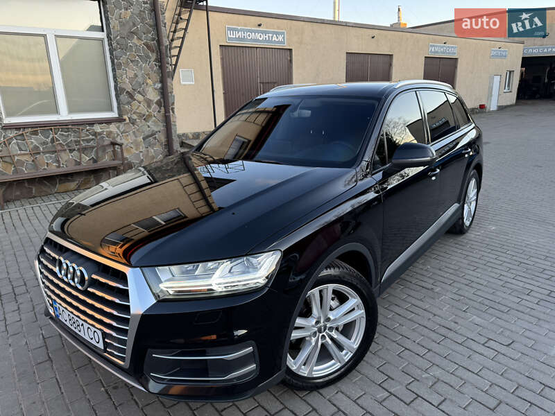 Позашляховик / Кросовер Audi Q7 2015 в Володимирі