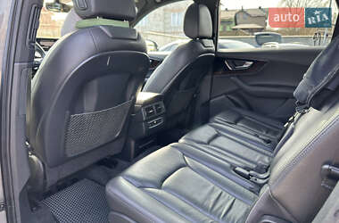 Позашляховик / Кросовер Audi Q7 2017 в 
