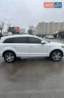 Позашляховик / Кросовер Audi Q7 2015 в 
