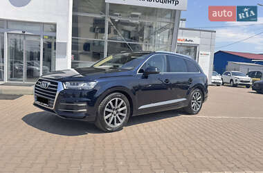 Внедорожник / Кроссовер Audi Q7 2017 в 