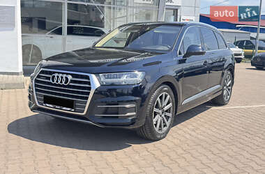 Внедорожник / Кроссовер Audi Q7 2017 в 