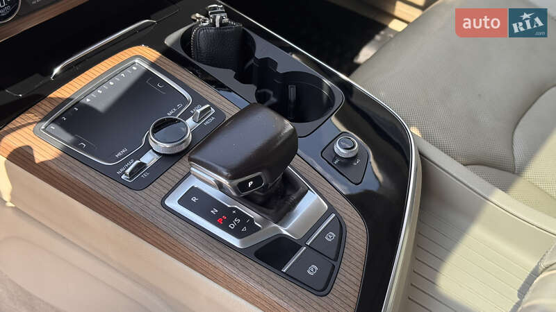 Внедорожник / Кроссовер Audi Q7 2017 в Ивано-Франковске