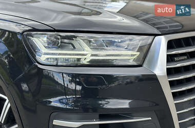 Внедорожник / Кроссовер Audi Q7 2016 в 