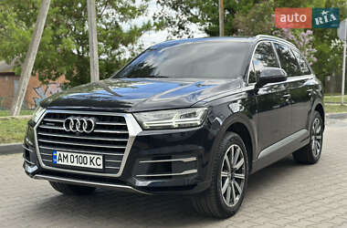 Внедорожник / Кроссовер Audi Q7 2016 в 