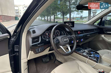 Внедорожник / Кроссовер Audi Q7 2016 в 