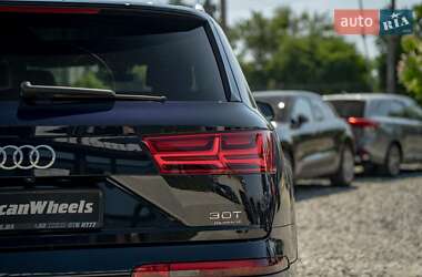 Позашляховик / Кросовер Audi Q7 2017 в 