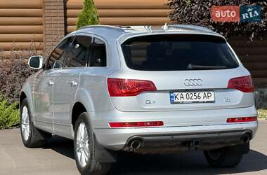 Позашляховик / Кросовер Audi Q7 2011 в 
