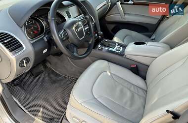 Позашляховик / Кросовер Audi Q7 2011 в 