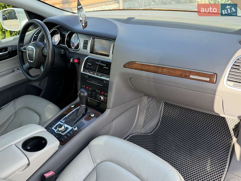 Внедорожник / Кроссовер Audi Q7 2011 в Киеве