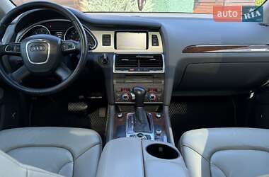 Позашляховик / Кросовер Audi Q7 2011 в 