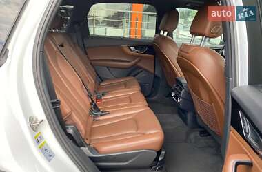 Позашляховик / Кросовер Audi Q7 2016 в 