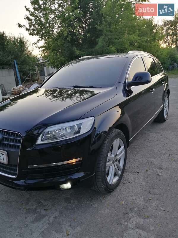 Позашляховик / Кросовер Audi Q7 2006 в Гайсину