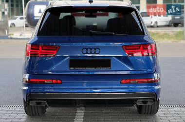 Позашляховик / Кросовер Audi Q7 2016 в 