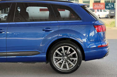 Позашляховик / Кросовер Audi Q7 2016 в 