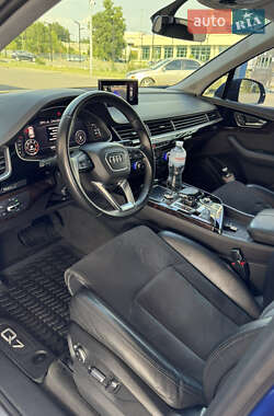 Позашляховик / Кросовер Audi Q7 2016 в 
