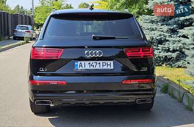 Позашляховик / Кросовер Audi Q7 2016 в 