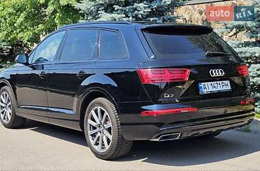 Позашляховик / Кросовер Audi Q7 2016 в 