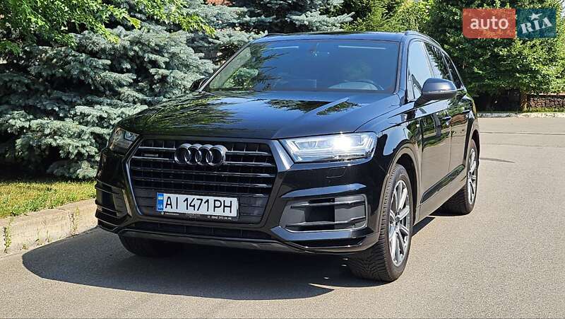 Позашляховик / Кросовер Audi Q7 2016 в 