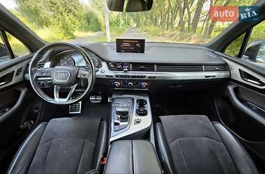 Позашляховик / Кросовер Audi Q7 2016 в 