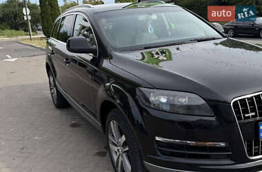 Позашляховик / Кросовер Audi Q7 2012 в 