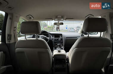 Позашляховик / Кросовер Audi Q7 2012 в 