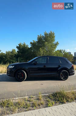 Внедорожник / Кроссовер Audi Q7 2016 в 