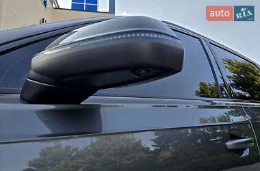 Позашляховик / Кросовер Audi Q7 2020 в 