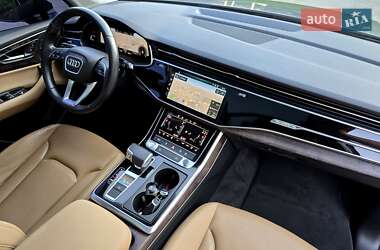 Позашляховик / Кросовер Audi Q7 2020 в 