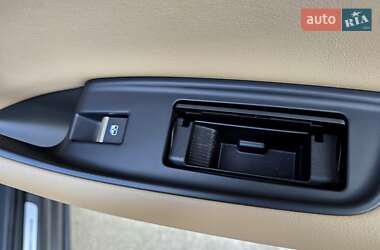 Позашляховик / Кросовер Audi Q7 2020 в 