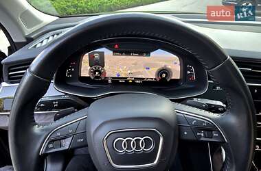 Позашляховик / Кросовер Audi Q7 2020 в 