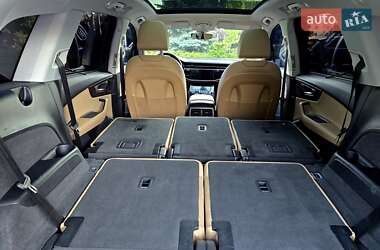 Позашляховик / Кросовер Audi Q7 2020 в 