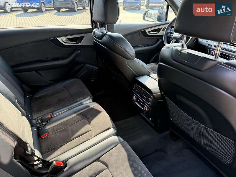 Внедорожник / Кроссовер Audi Q7 2017 в Тернополе