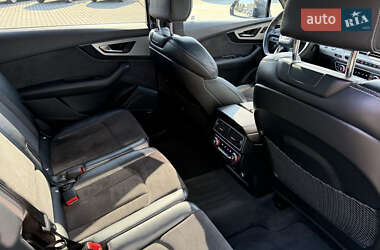 Внедорожник / Кроссовер Audi Q7 2017 в 