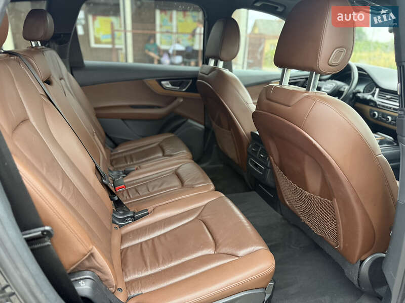 Позашляховик / Кросовер Audi Q7 2017 в Львові